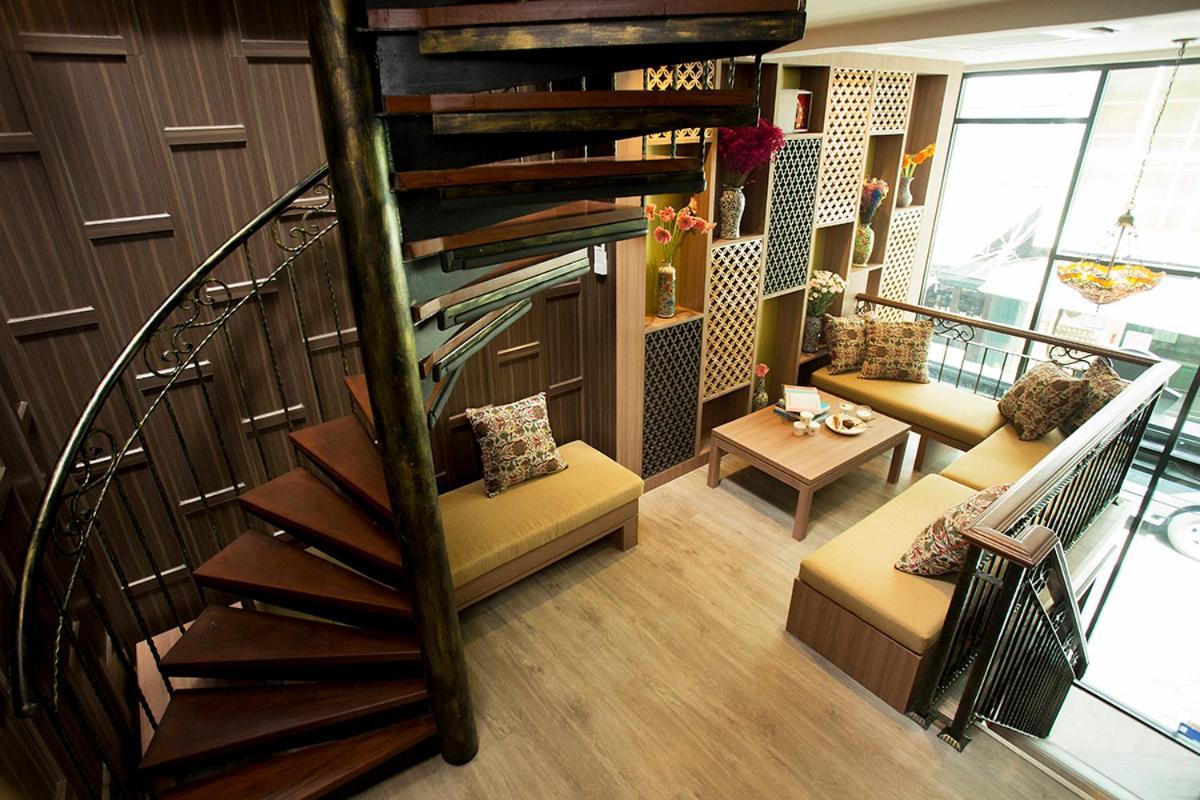 Bed and Breakfast Ghee Gelato House Bangkok Exterior foto
